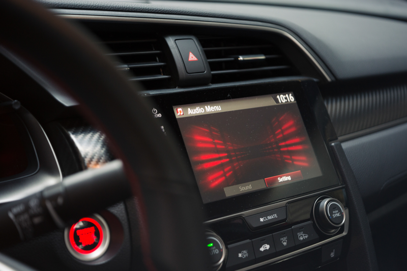Illustration for article titled The 2017 Honda Civic Si Is A Love Letter To The Manual Transmission